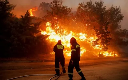 Yunanistan’da üç gündür devam eden yangın iki can aldı