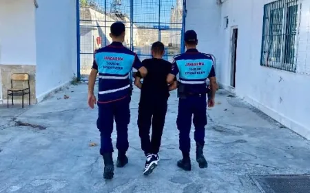 Aranan dolandırıcılar yol kontrolünde yakalandı