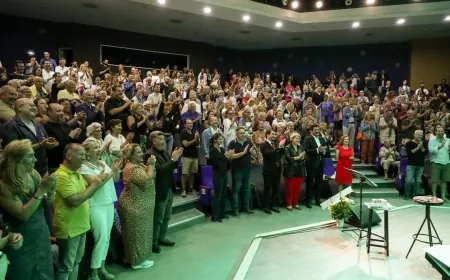 Bodrum Belediyesi Şehir Tiyatroları Perdelerini Açtı