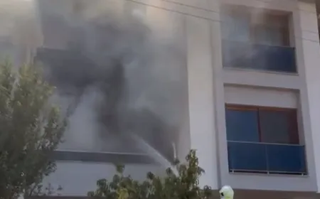 Ocakta  unutulan yemekten çıkan yangın evi kül etti