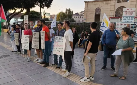 İsrailli turistler Rodos’ta barış eylemcilerine saldırdı