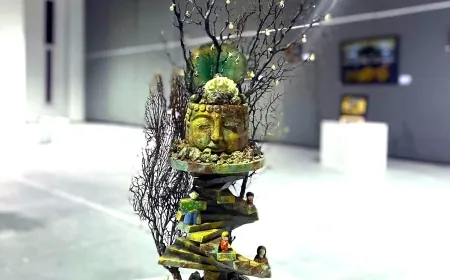 Dr. Vedat Akman’ın “Katmanların Dansı” Sergisi’nin geliri  sokak hayvanlarına mama olacak