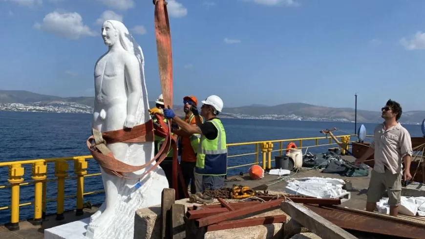 Bodrum’da yapılan dev heykeller Görecek Adası'ndaki sualtı parkına yerleştirildi.