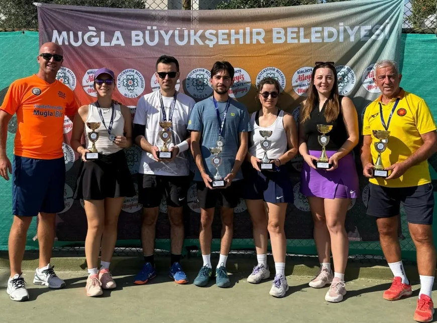 Geleneksel Cumhuriyet Kupası Karma Tenis Turnuvası Sona Erdi