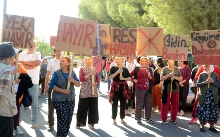 Bodrum’da RES gerginliği köylüler yol kapattı eylem yaptı, memurlar  jandarma korumasında köyden ayrıldı