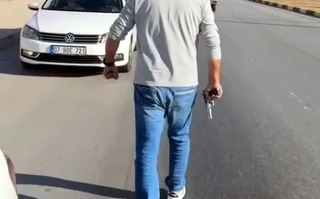 Teksas değil Fethiye…Yol tartışmasında arabasından inip silah çekti