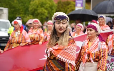 10. Milas Zeytin Hasat Şenliği renkli görüntülerle başladı