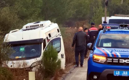 Güvercinlik’de yolcu minibüsü yoldan çıktı 10 yaralı