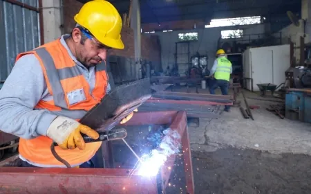 Belediye atölyelerinden sosyal donatı alanlarına mobilya