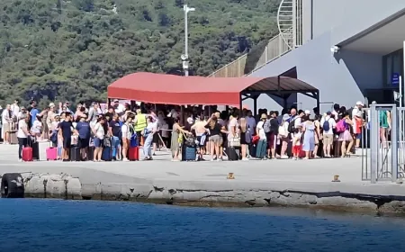 Türk turistlerin Ege’de akın ettiği ada Sisam oldu