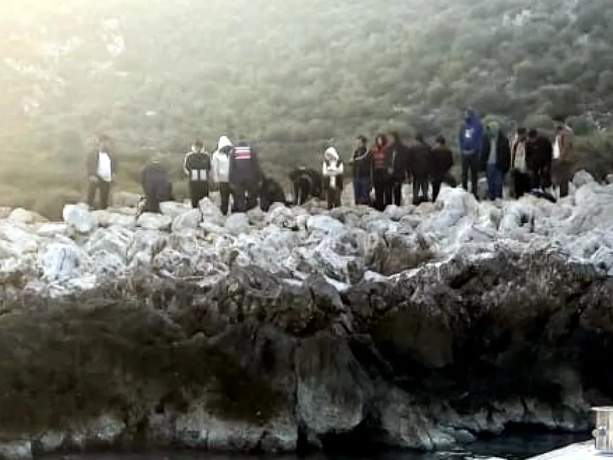 Muğla Açıklarında 34 Göçmen yakalandı, kayalıklara terk edilen 18 göçmen kurtarıldı