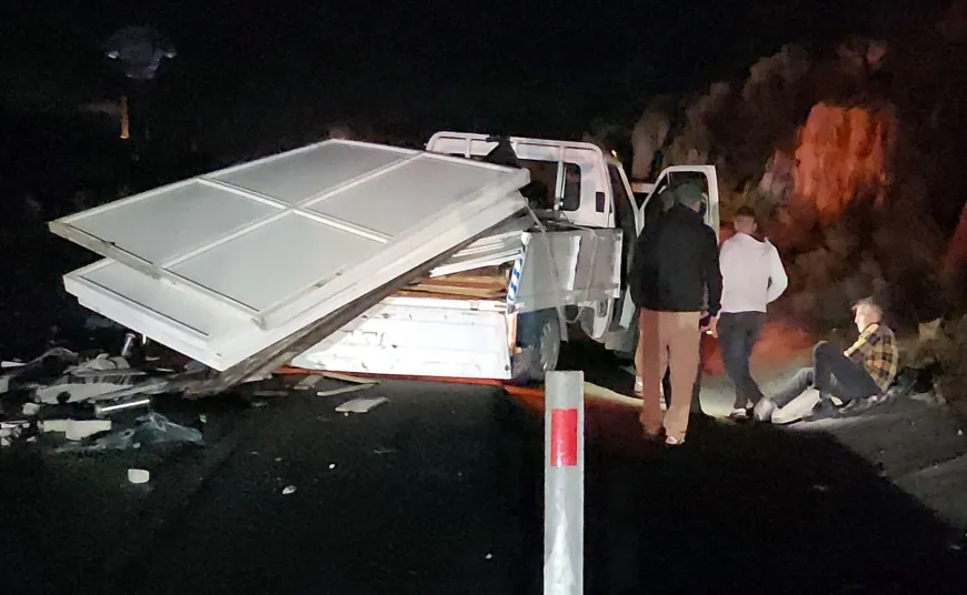 Torba’da feci kaza kamyonet ile otomobil çarpıştı 2 yaralı