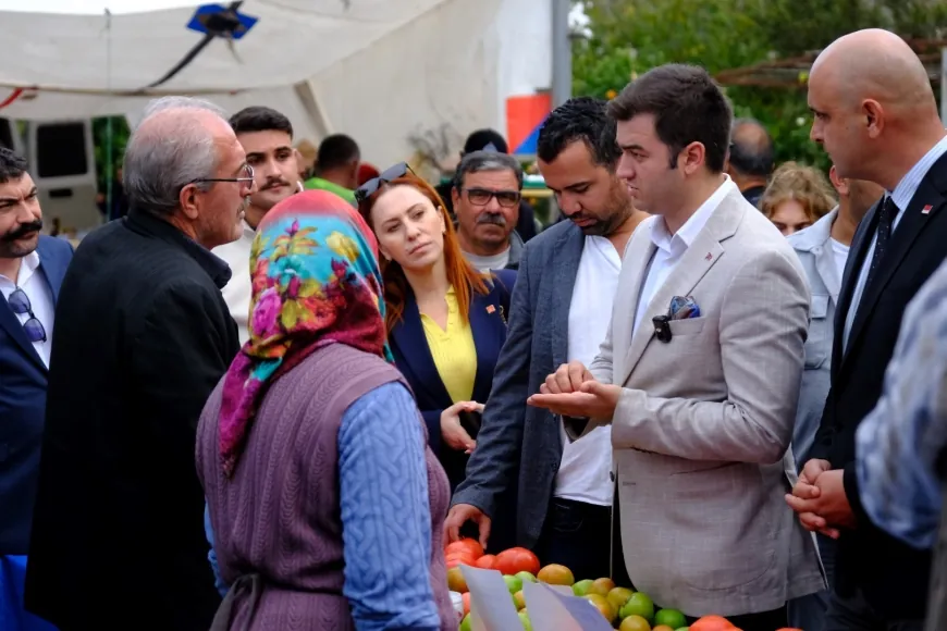 CHP'li Tamer Mandalinci saha saha dolaşıyor “Masa başında değil sahada çözüm üreteceğiz”
