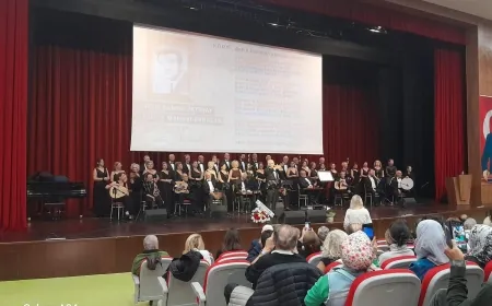Zeki Müren Doğum Gününde Şarkılarıyla Anıldı