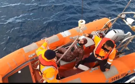 Dalgıç kıyafetleri ile Yunan adalarına yüzerken yakalandı