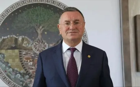 Son dakika... Lütfü Savaş CHP'den ihraç edildi