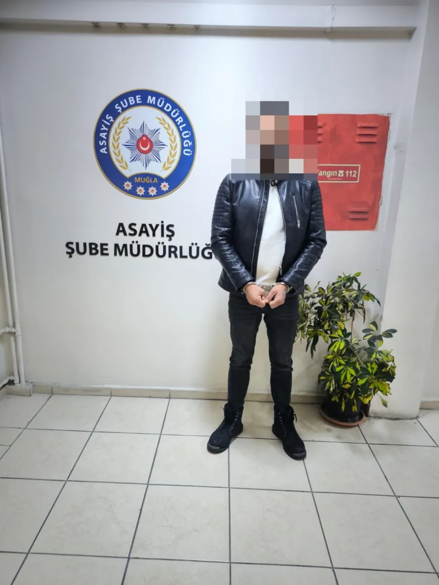 Turistik ilçede 23-42 yıl hapis cezası ile aranan üç firari suçlu yakalandı