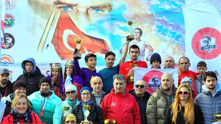 Gazi Ata Dağ Koşusu’nda her adım yanan alanlarda fidan olacak
