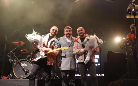 Bodrum yılbaşına meydanlarda girdi