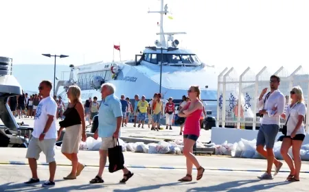 Ekspres vizenin kalıcı oluyor.Ekspres vize Yunanlı turizmci için Cankurtaran oldu....Yunanlı turizmci halinden memnun, Ege’deki bu üç adaya turist yağdı