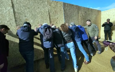 Turgutreis liman şantiyesinde ortalık karıştı, bariyerler yıkıldı, vatandaş şantiyeye girmeye çalıştı