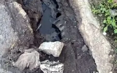 Yalıkavak’ta patlayan kanalizasyon borusunu 2 yıldır yapmadılar