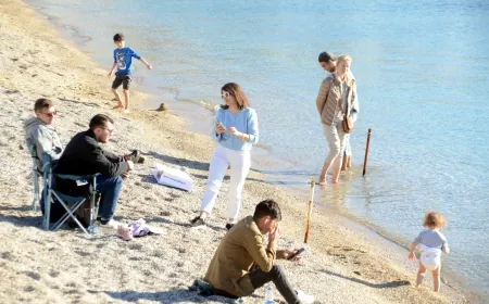 Ocak ayında güneş ve deniz keyfi yaptılar