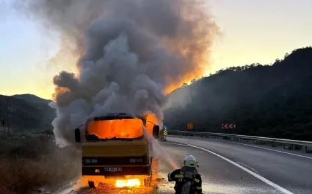Karayolunda akaryakıt tankeri alev alev yandı