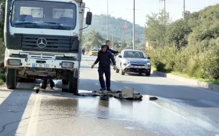 Yokuşbaşı’nda faciadan dönüldü Şaftı çıktı, ölümü göze adı kamyonun altına yattı, karayolunda faciayı önledi