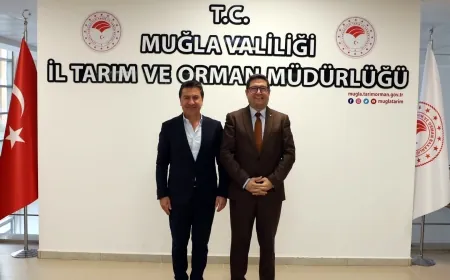 CHP’li Ahmet Aras  ile fotoğraf il müdürü Barış Saylak'ın başını yaktı, jet hızıyla görevden alındı