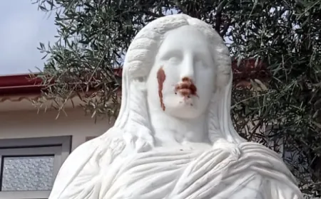 Tanrıça Demeter heykeline saldırı