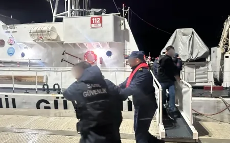 Aranan sekiz suçlu Yunanistan’a kaçarken yelkenli teknede yakalandı