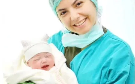 Beyin kanaması geçiren genç hemşire yedi aylık bebeğini göremeden yaşamını yitirdi