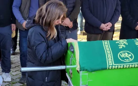 Bu sabah yaşamını yitirmişti, ünlü oyuncu Sezai Altekin'e ÖZEL HASTANEDE iki gün önce kalp pili takılmış