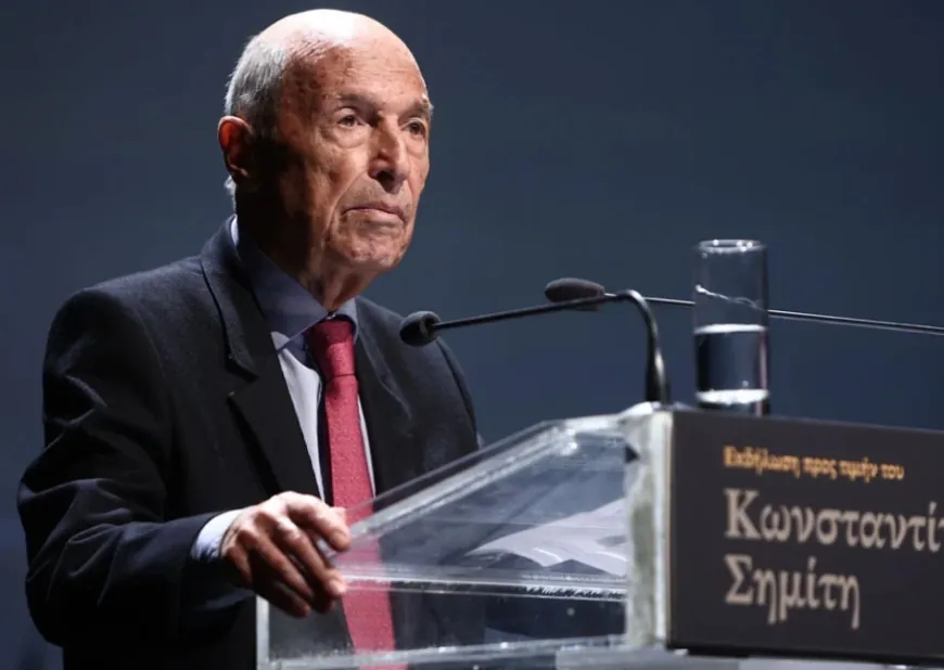 Yunanistan başbakanı Kostas Simitis 88 yaşında hayatını kaybetti