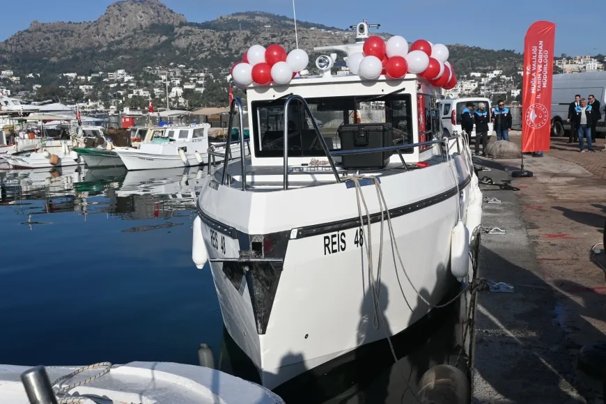 Reis 48 Bodrum’da denize indirildi.. Barış Saylak "Denizlerimize büyük katkı sağlayacak"