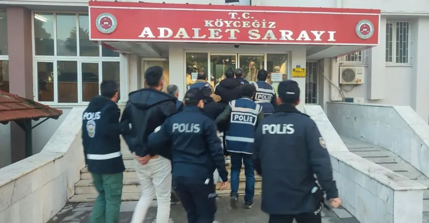İstihbaratcı polis kılığında vatandaşın altın ve paralarına el koyan çete çökertildi