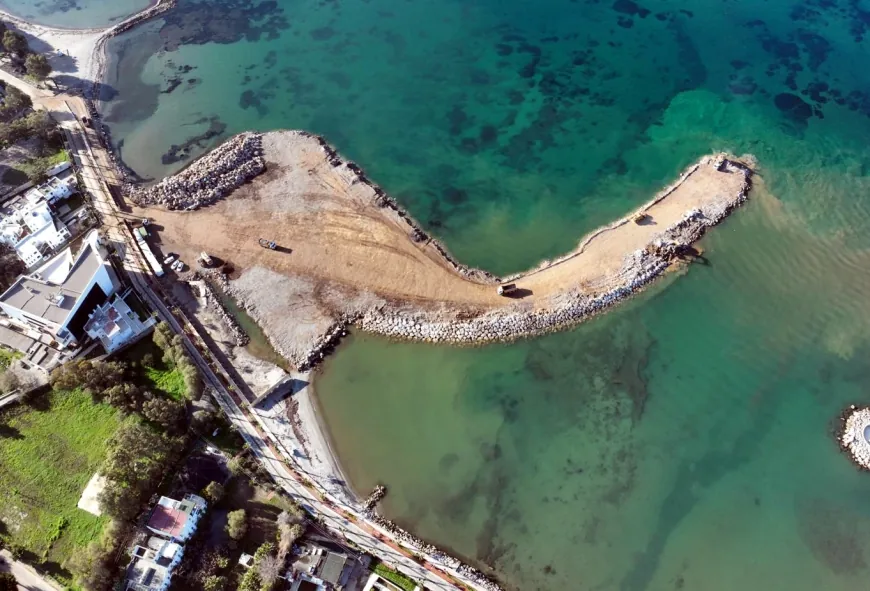 Bodrum YARIN sanatçısı , yazarı, bakanı ve STK’ları ile liman eyleminde