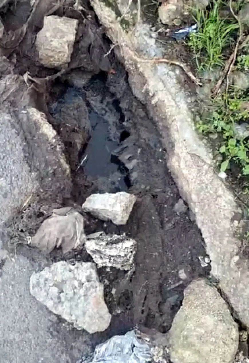 Yalıkavak’ta patlayan kanalizasyon borusunu 2 yıldır yapmadılar