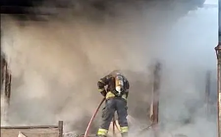 Kızılağaç’ta odun sobası evi yaktı, bir kişi yaralı kurtarıldı