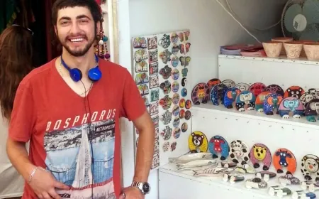 Kazada yaşamını yitiren Hasan için yürüyüş ve açıklama var...  Bodrum’un yollarında ne kaldırım ne önlem var