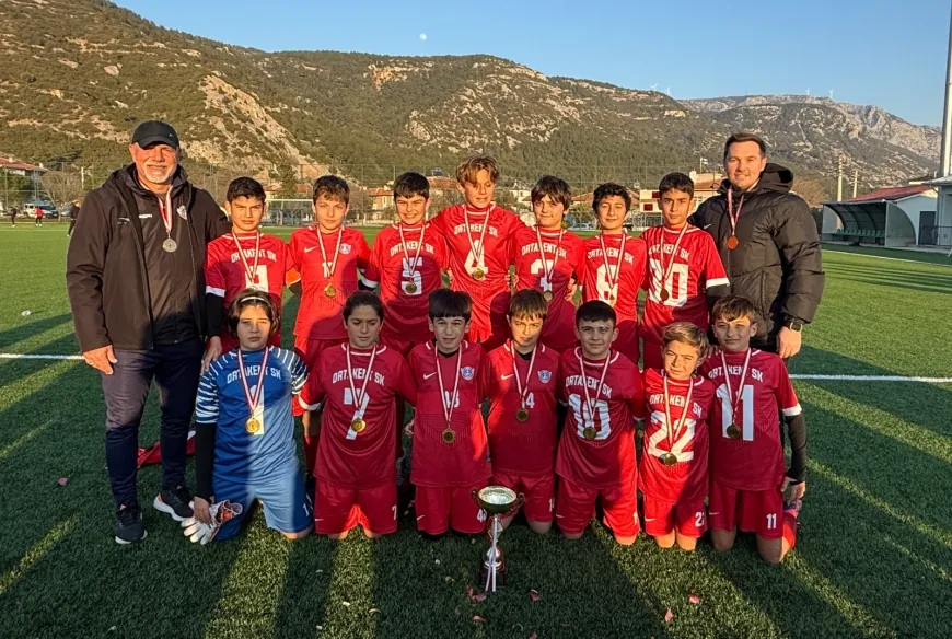 FUTBOLDA ORTAKENT U12 TEKRAR İL ŞAMPİYONU OLDU
