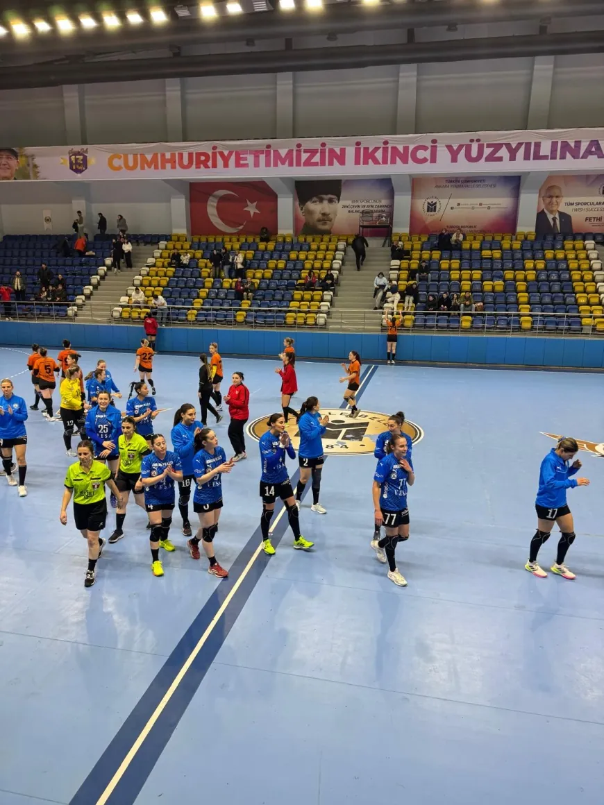 YALIKAVAK YENİMAHALLE DEPLASMANINDA FARKLI GALİBİYET ALDI
