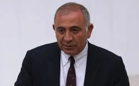 Gürsel Tekin yeni parti kuruyorSiyaset sahnesine “Kararsızlar partisi” geliyor