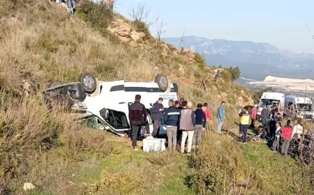 Diyaliz aracı uçuruma yuvarlandı,1 ölü 5 yaralı