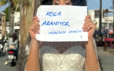 Gelinliği giydi “Koca aranıyor, mümkünse zengin” yazısı ile caddelere fırladı
