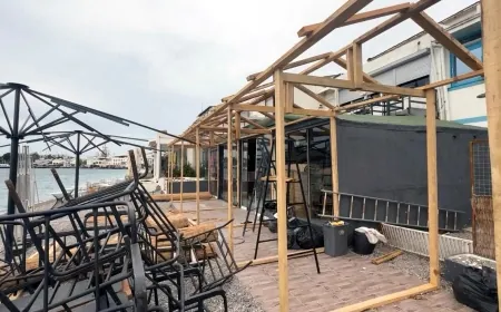 Kumbahçe Halk plajındaki işgaller kaldırılmaya başlandı