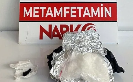 Kamyonun stop lambasından uyuşturucu çıktı