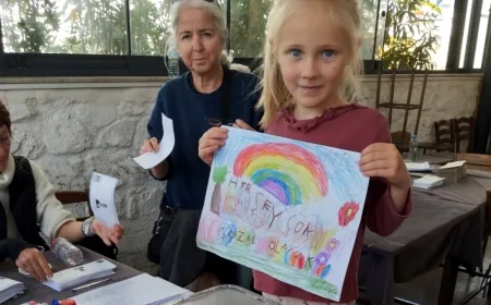 5 YAŞINDAKİ MİLA "HERŞEY ÇOK GÜZEL OLACAK RESMİ" İLE SANDIĞA GELDİ