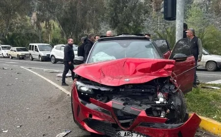 Kavşakta TIR dehşeti, aracı biçti, 6 yaralı